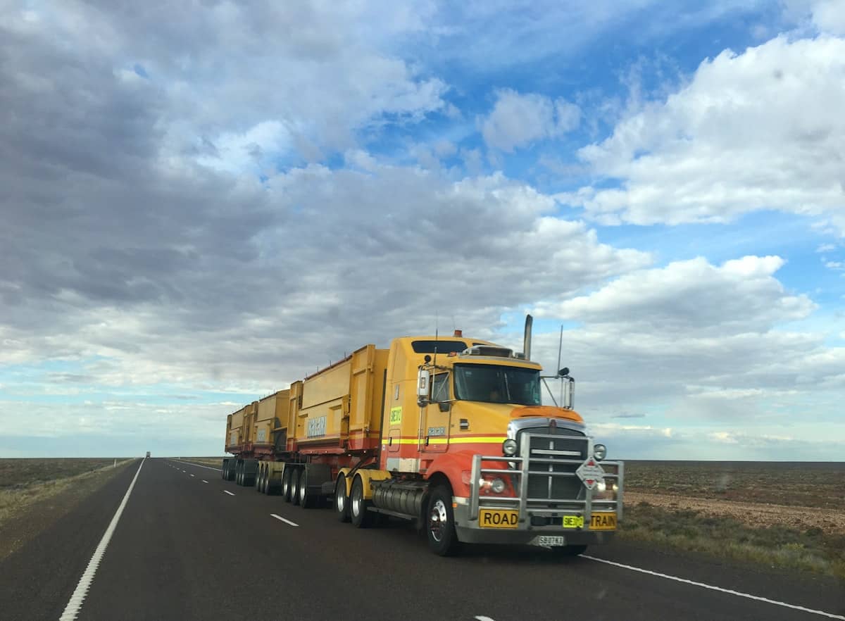 Camions & engins a Chellala